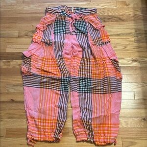 Free People Crafted Cargo pants. Plaid, pink combo. Size small. Lightweight